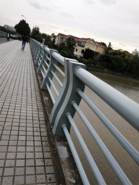 防撞護(hù)欄廠家