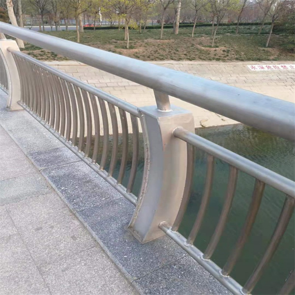 不銹鋼橋梁護(hù)欄